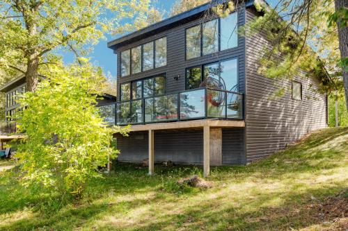 3-bedroom Lakefront Villa #1