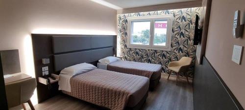 2 twin beds