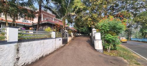 Premium Villa near Pala Ramapuram "Elavumkal Home stay" in Thellakom