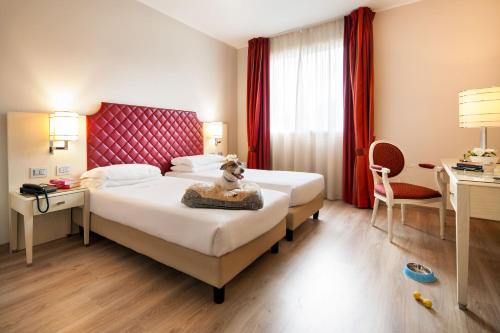 2 twin beds