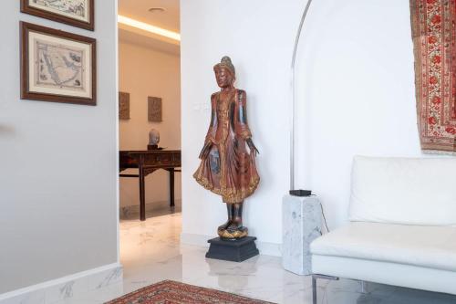 Free Housekeeping Visits During Your Stay - StayShort - Cozy 1BR Haven in Business Bay Sleeps 2 - main image