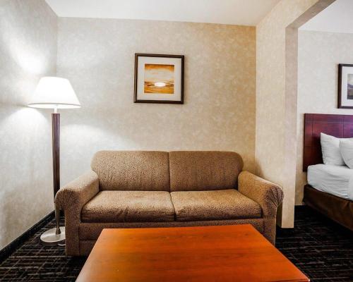 Comfort Suites Independence - Kansas City in Independence, USA