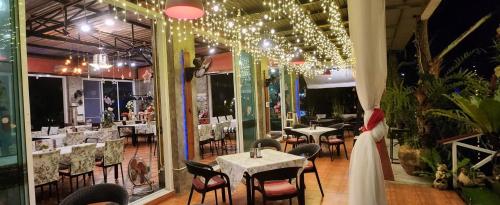 Restaurant, Nubdao Resort&Restaurant in Mabprachan Reservoir