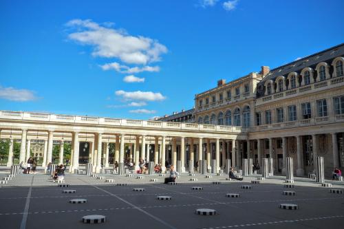 Louvre Opera Private ChicSuites - image 11