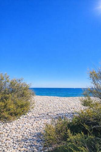 Eco-cocon tout confort - T2, 4P, entre mer et riviere, proche Montpellier in Saint-Georges-d'Orques