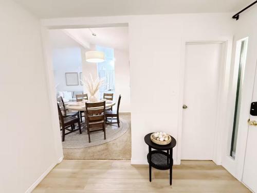 The Cozy Abode On Beagle Street- 3BR 2BA -Sleeps 16- Pool in Clairemont Mesa East