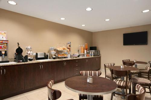 Microtel Inn & Suites By Wyndham Mineral Wells/Parkersburg