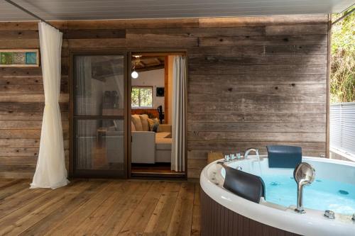 simAsim Cottage Kouri in Nakijin