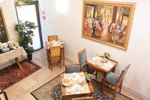 Hotel San Zulian - image 3