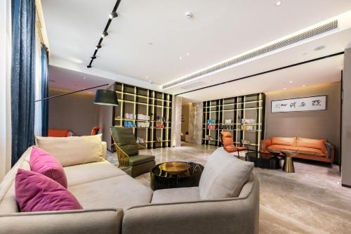 Atour Hotel Hefei Huaihe Road Pedestrian Street Guangming Road Subway Station - image 2