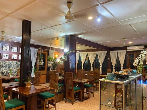 Raintree Lodge in พอร์ตมอร์สบี