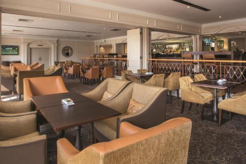 Bar/lounge, St. Pierre Park Hotel & Golf in Saint Andrew