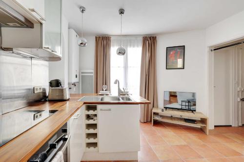 Charming Apartment 1BR 2P – Paris 4th - main image