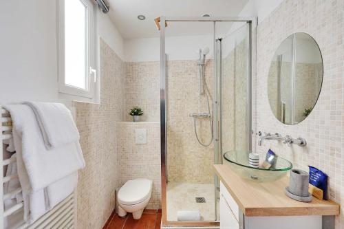 Charming Apartment 1BR 2P – Paris 4th - image 7