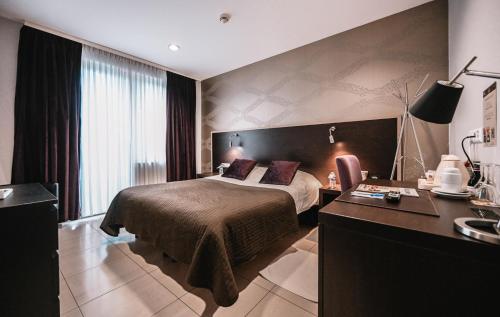 1 queen bed