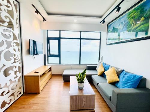 Chill & Sea Apartment - Beachfront Hon Chong Nha Trang – khách sạn tại Vĩnh Phước