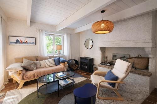 Charmant cottage en pierre cosy et authentique in Laz