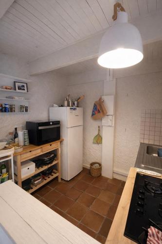 Charmant cottage en pierre cosy et authentique in Laz