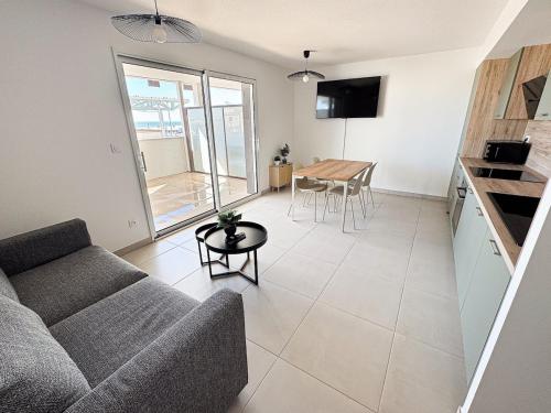 Appartement équipé avec terrasse vue mer et climatisation
