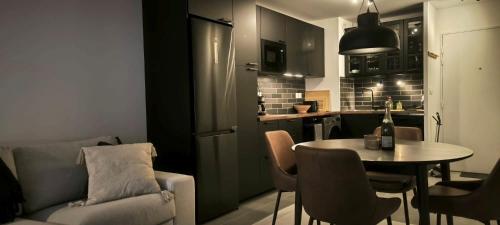 Cimes A103 by Avecoeur