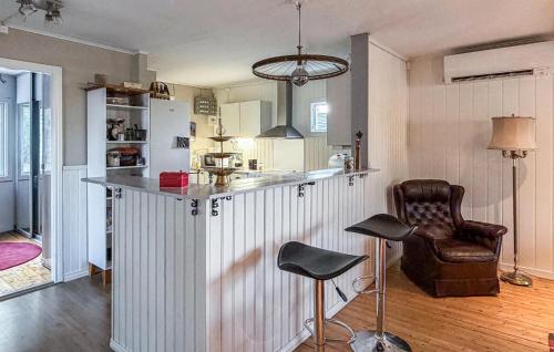 virtuve, 3 Bedroom Awesome Home In Storfors in Radetorp