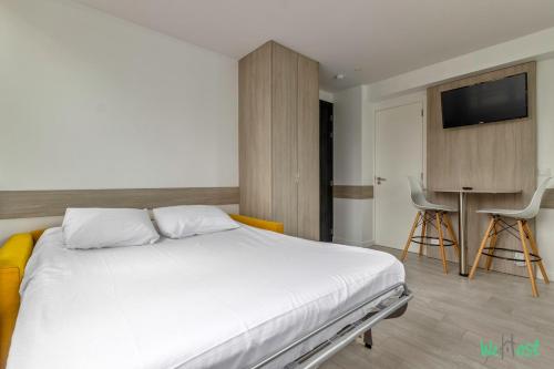 Louis Vicat 3 - CI - Cosy flat for 2 Near Parc Expo Porte de versailles in Vanves