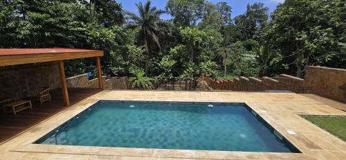 สวน, Moradia Pérola da Natureza (Moradia Perola da Natureza) in วิลา โมอูรา