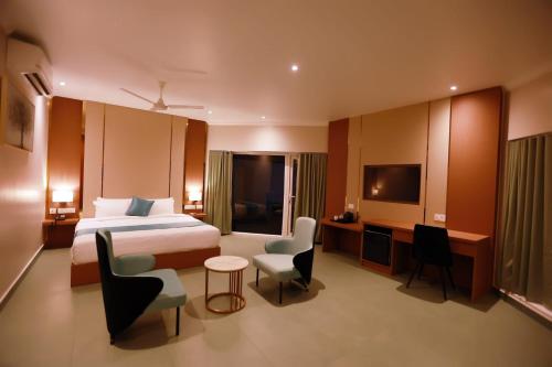 KANOVA Luxury Riverside Resort in Athirapally