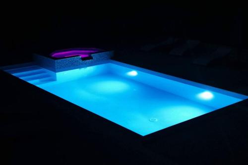 Flora Maris Pool Apartments - image 4