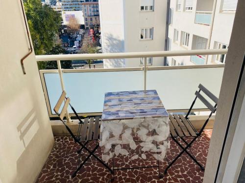 Nice City Center 2 Bedrooms Balcony Air Conditioning