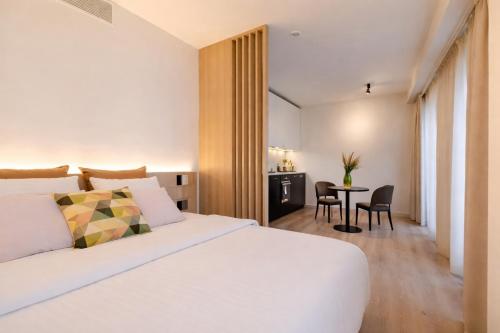 Stay at Brussels, Bruxelles