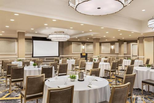 Martinique New York on Broadway, Curio Collection by Hilton - Meeting room / ballrooms