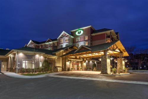 Exterior view, Black Fox Lodge Pigeon Forge, Tapestry Collection by Hilton in Pigeon Forge (TN)