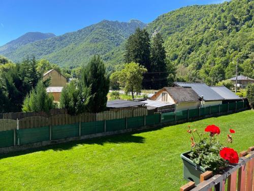 外部景觀, Pyrenees Panorama - Garonne River Apartment with Balcony in 聖貝阿