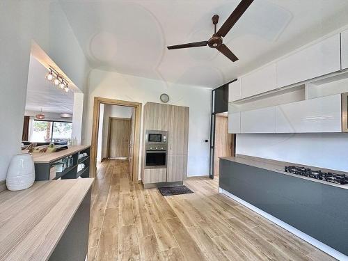 Luxury Villa in Assinie, between Lagoon and Sea in Assinie-Mafia