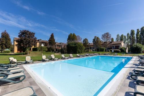 SG Family - Appartamento Experia - Pool & Golf