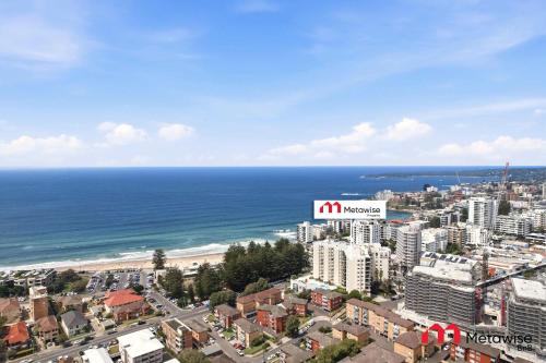 MetaWiseBnB Cronulla Beach Walk to Train & Shops 4 - image 10