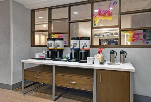 Hampton Inn Westfield - image 17