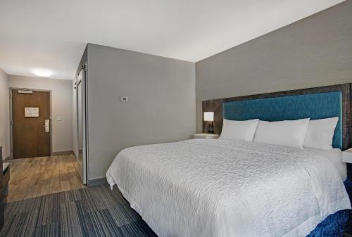 Hampton Inn Westfield - image 23
