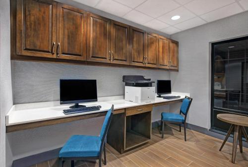 Hampton Inn Westfield - image 28