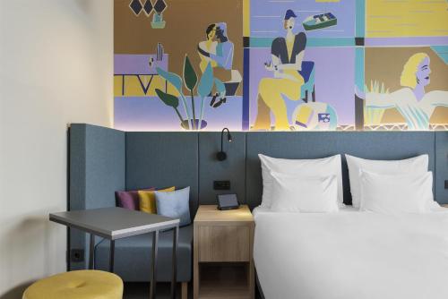 room detail thumbnail 1