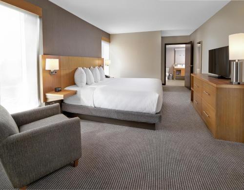 DoubleTree by Hilton Edmonton Downtown - image 3