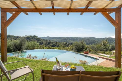 Villa Costa Al Bagno by Salogi Villas in Монтополі в Валь Д"Арно