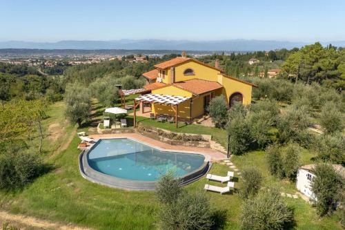 Villa Costa Al Bagno by Salogi Villas in Монтополі в Валь Д"Арно