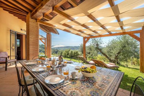 Villa Costa Al Bagno by Salogi Villas in Монтополі в Валь Д"Арно