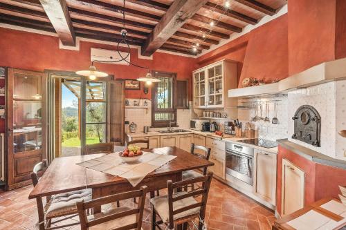 Villa Costa Al Bagno by Salogi Villas in Монтополі в Валь Д"Арно