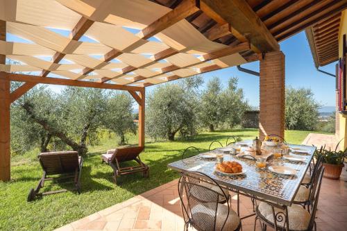 Villa Costa Al Bagno by Salogi Villas in Монтополі в Валь Д"Арно