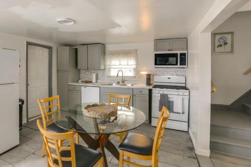 Work, Relax & Explore The 'Burgh! McKeesport Home in West Mifflin (PA)