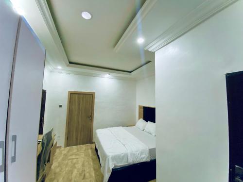 1 Bedroom Serviced Apartment - Lekki in Lagos