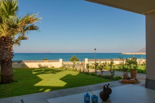  Lidia Beach Suites in Kokkinos Pyrgos
